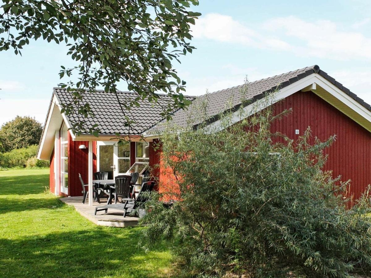 Three-Bedroom Holiday Home In Grossenbrode 1 Chambre photo