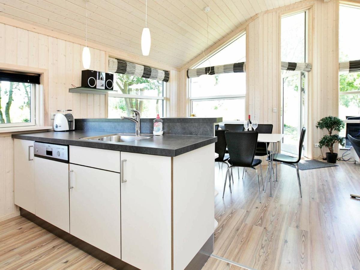Three-Bedroom Holiday Home In Grossenbrode 1 Chambre photo