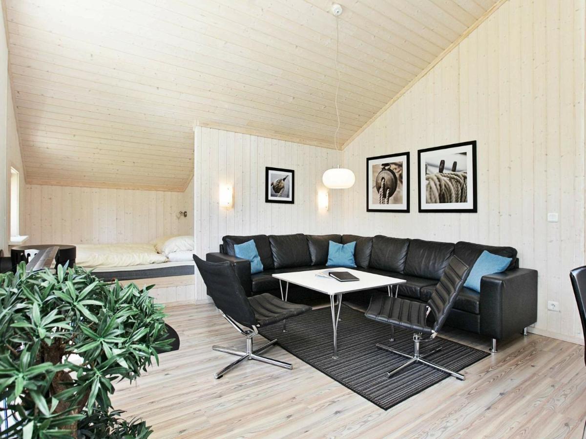 Three-Bedroom Holiday Home In Grossenbrode 1 Chambre photo